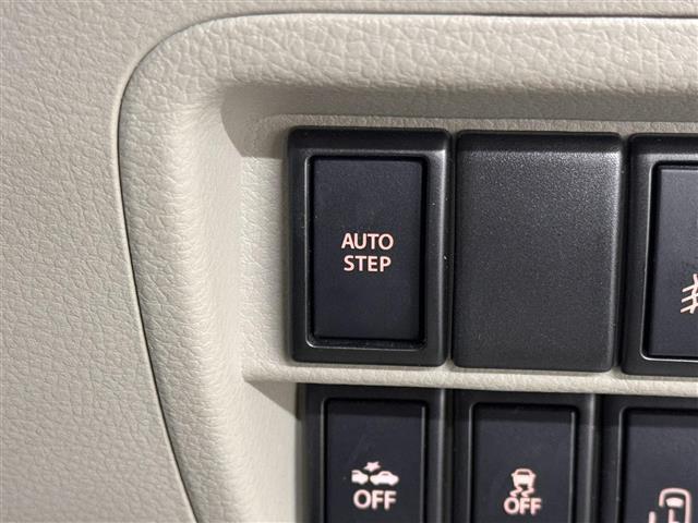 店舗にて現車の確認もいただけますので、お電話で在庫のご確認の上是非ご来店くださいませ。