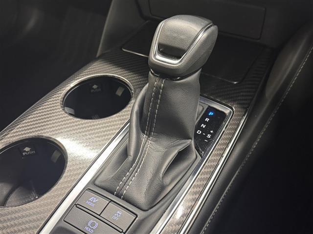 クラウンハイブリッド ＲＳアドバンス　ＯＰ１６スピーカー／８型ナビ／パノラミックビュー／ドラレコ／ＥＴＣ２．０／本革／ブラインドスポットモニター／プリクラッシュセーフティ／パーキングサポートブレーキ／パワーシート／冷暖シート／カラーＨＵＤ（13枚目）