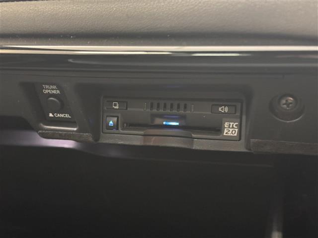 クラウンハイブリッド ＲＳアドバンス　ＯＰ１６スピーカー／８型ナビ／パノラミックビュー／ドラレコ／ＥＴＣ２．０／本革／ブラインドスポットモニター／プリクラッシュセーフティ／パーキングサポートブレーキ／パワーシート／冷暖シート／カラーＨＵＤ（16枚目）