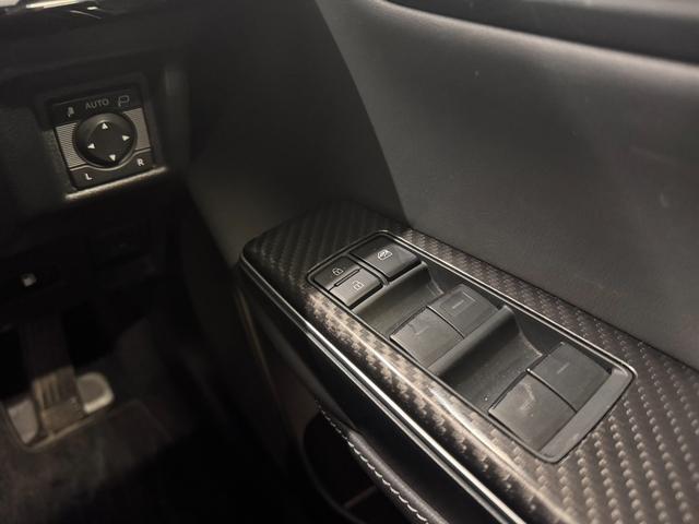 クラウンハイブリッド ＲＳアドバンス　ＯＰ１６スピーカー／８型ナビ／パノラミックビュー／ドラレコ／ＥＴＣ２．０／本革／ブラインドスポットモニター／プリクラッシュセーフティ／パーキングサポートブレーキ／パワーシート／冷暖シート／カラーＨＵＤ（28枚目）