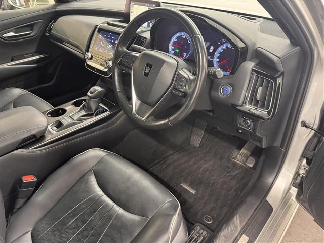 クラウンハイブリッド ＲＳアドバンス　ＯＰ１６スピーカー／８型ナビ／パノラミックビュー／ドラレコ／ＥＴＣ２．０／本革／ブラインドスポットモニター／プリクラッシュセーフティ／パーキングサポートブレーキ／パワーシート／冷暖シート／カラーＨＵＤ（31枚目）