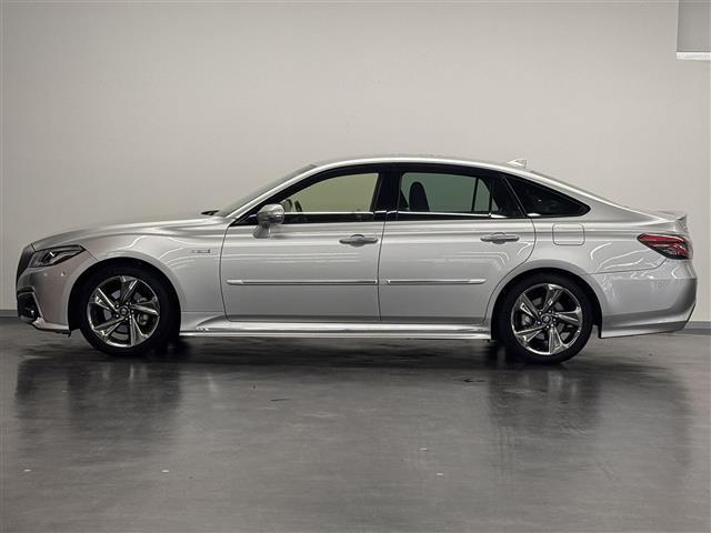 クラウンハイブリッド ＲＳアドバンス　ＯＰ１６スピーカー／８型ナビ／パノラミックビュー／ドラレコ／ＥＴＣ２．０／本革／ブラインドスポットモニター／プリクラッシュセーフティ／パーキングサポートブレーキ／パワーシート／冷暖シート／カラーＨＵＤ（49枚目）