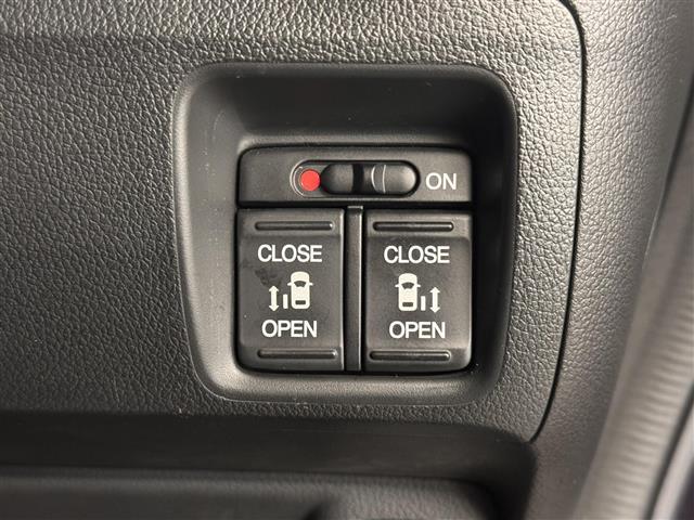 N-BOXカスタム G・ターボLパッケージ 両側パワースライドドア/7インチナビ/地デジTV/バックカメラ/ドライブレコーダー/ETC/ハーフレザー/CTBA:シティブレーキアクティブシステム/オートライト/キセノンヘッドライト/Pスタート(3枚目)