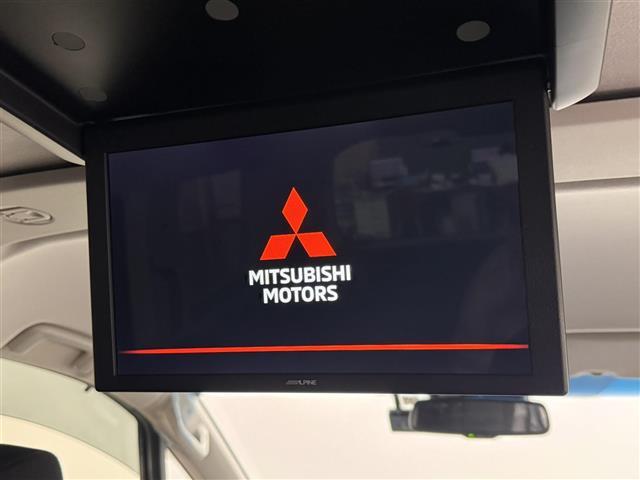デリカD:5 P アルパイン後席モニター&11インチナビ/マルチアラウンドモニター/両側オートスライドドア/後側方車両検知警報/衝突被害軽減ブレーキ/パワーバックドア/パワーシート/シートヒーター/ステアリングヒーター(3枚目)