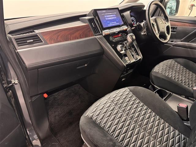 デリカD:5 P アルパイン後席モニター&11インチナビ/マルチアラウンドモニター/両側オートスライドドア/後側方車両検知警報/衝突被害軽減ブレーキ/パワーバックドア/パワーシート/シートヒーター/ステアリングヒーター(24枚目)