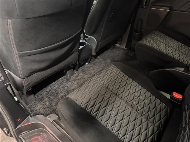 デリカD:5 P アルパイン後席モニター&11インチナビ/マルチアラウンドモニター/両側オートスライドドア/後側方車両検知警報/衝突被害軽減ブレーキ/パワーバックドア/パワーシート/シートヒーター/ステアリングヒーター(28枚目)