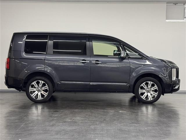 デリカD:5 P アルパイン後席モニター&11インチナビ/マルチアラウンドモニター/両側オートスライドドア/後側方車両検知警報/衝突被害軽減ブレーキ/パワーバックドア/パワーシート/シートヒーター/ステアリングヒーター(38枚目)