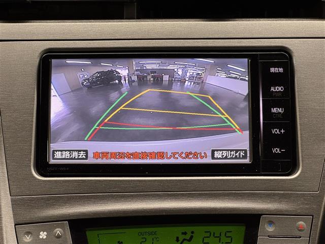 プリウス S 7インチナビ/バックカメラ/フルセグTV/ドライブレコーダー/ビルトインETC/オートライト/HIDヘッドライト/車両接近通報装置/ステアリングスイッチ/オートエアコン/プッシュスタート/スマートキー(3枚目)
