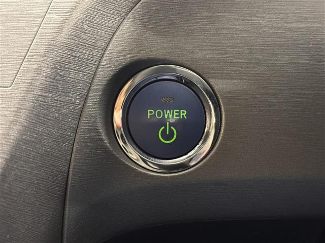 プリウス S 7インチナビ/バックカメラ/フルセグTV/ドライブレコーダー/ビルトインETC/オートライト/HIDヘッドライト/車両接近通報装置/ステアリングスイッチ/オートエアコン/プッシュスタート/スマートキー(6枚目)