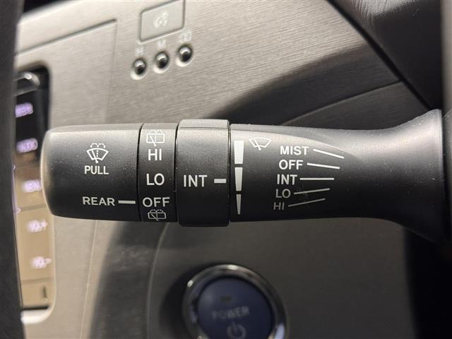 プリウス S 7インチナビ/バックカメラ/フルセグTV/ドライブレコーダー/ビルトインETC/オートライト/HIDヘッドライト/車両接近通報装置/ステアリングスイッチ/オートエアコン/プッシュスタート/スマートキー(20枚目)