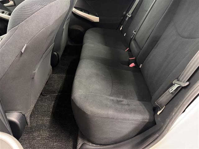 プリウス S 7インチナビ/バックカメラ/フルセグTV/ドライブレコーダー/ビルトインETC/オートライト/HIDヘッドライト/車両接近通報装置/ステアリングスイッチ/オートエアコン/プッシュスタート/スマートキー(38枚目)