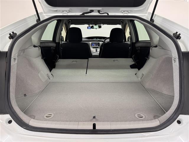 プリウス S 7インチナビ/バックカメラ/フルセグTV/ドライブレコーダー/ビルトインETC/オートライト/HIDヘッドライト/車両接近通報装置/ステアリングスイッチ/オートエアコン/プッシュスタート/スマートキー(43枚目)