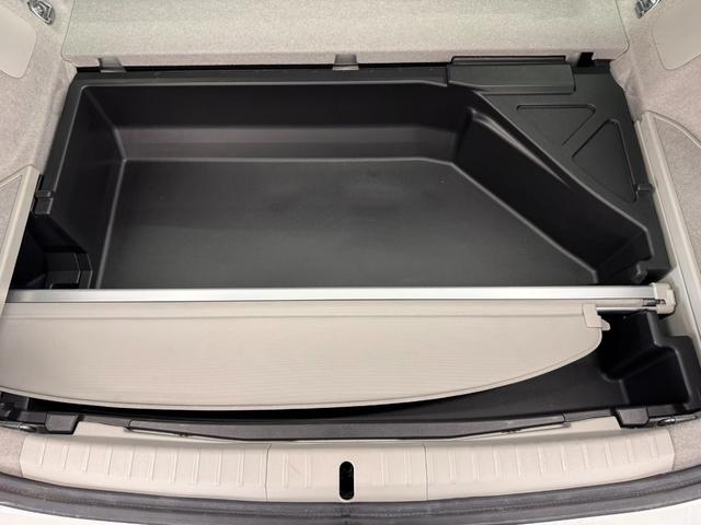 プリウス S 7インチナビ/バックカメラ/フルセグTV/ドライブレコーダー/ビルトインETC/オートライト/HIDヘッドライト/車両接近通報装置/ステアリングスイッチ/オートエアコン/プッシュスタート/スマートキー(45枚目)