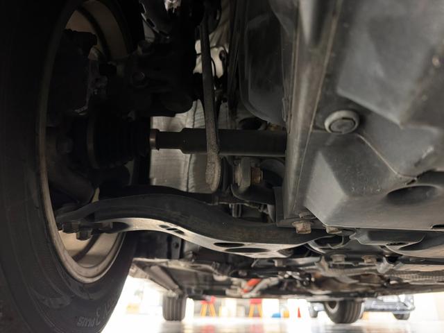 プリウス S 7インチナビ/バックカメラ/フルセグTV/ドライブレコーダー/ビルトインETC/オートライト/HIDヘッドライト/車両接近通報装置/ステアリングスイッチ/オートエアコン/プッシュスタート/スマートキー(59枚目)