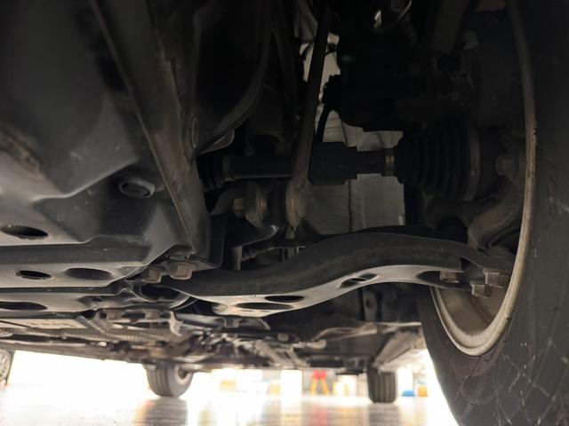 プリウス S 7インチナビ/バックカメラ/フルセグTV/ドライブレコーダー/ビルトインETC/オートライト/HIDヘッドライト/車両接近通報装置/ステアリングスイッチ/オートエアコン/プッシュスタート/スマートキー(60枚目)