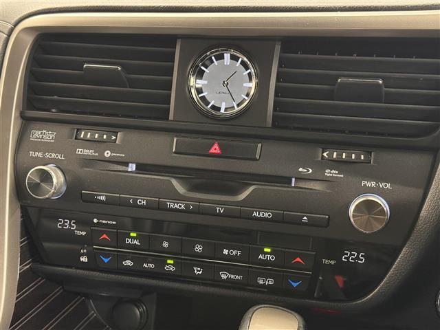 ＲＸ ＲＸ４５０ｈ　Ｆスポーツ　マークレビンソン／ＴＲＤエアロ／１２．３インチナビ／パノラミックビュー／ＥＴＣ２．０／ブラインドスポットモニター／黒革シート／衝突被害軽減／パワーバックドア／カラーＨＵＤ／パワーシート／冷暖シート（8枚目）