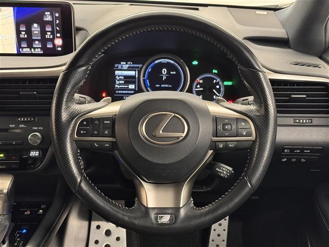 ＲＸ ＲＸ４５０ｈ　Ｆスポーツ　マークレビンソン／ＴＲＤエアロ／１２．３インチナビ／パノラミックビュー／ＥＴＣ２．０／ブラインドスポットモニター／黒革シート／衝突被害軽減／パワーバックドア／カラーＨＵＤ／パワーシート／冷暖シート（16枚目）