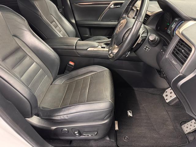 ＲＸ ＲＸ４５０ｈ　Ｆスポーツ　マークレビンソン／ＴＲＤエアロ／１２．３インチナビ／パノラミックビュー／ＥＴＣ２．０／ブラインドスポットモニター／黒革シート／衝突被害軽減／パワーバックドア／カラーＨＵＤ／パワーシート／冷暖シート（39枚目）