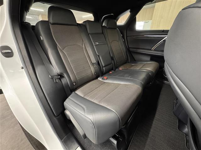 ＲＸ ＲＸ４５０ｈ　Ｆスポーツ　マークレビンソン／ＴＲＤエアロ／１２．３インチナビ／パノラミックビュー／ＥＴＣ２．０／ブラインドスポットモニター／黒革シート／衝突被害軽減／パワーバックドア／カラーＨＵＤ／パワーシート／冷暖シート（46枚目）