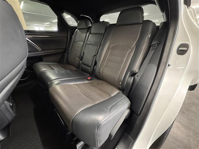 ＲＸ ＲＸ４５０ｈ　Ｆスポーツ　マークレビンソン／ＴＲＤエアロ／１２．３インチナビ／パノラミックビュー／ＥＴＣ２．０／ブラインドスポットモニター／黒革シート／衝突被害軽減／パワーバックドア／カラーＨＵＤ／パワーシート／冷暖シート（49枚目）