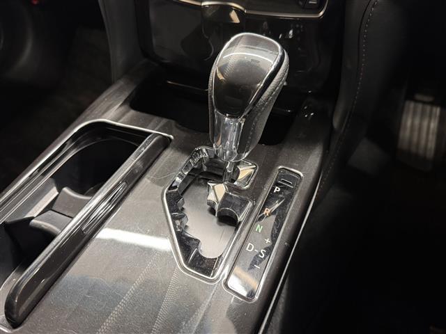 クラウンハイブリッド アスリートＳ　寒冷地仕様／８インチナビ／バックカメラ／ドライブレコーダー／ＥＴＣ／クルーズコントロール／パワーシート／シートヒーター／ステアリングヒーター／オートライト／ＨＩＤヘッドライト／社外１９ＡＷ／Ｐスタート（13枚目）