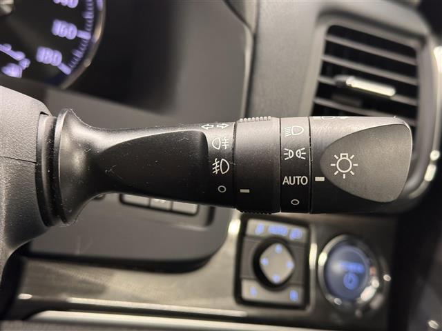 クラウンハイブリッド アスリートＳ　寒冷地仕様／８インチナビ／バックカメラ／ドライブレコーダー／ＥＴＣ／クルーズコントロール／パワーシート／シートヒーター／ステアリングヒーター／オートライト／ＨＩＤヘッドライト／社外１９ＡＷ／Ｐスタート（25枚目）