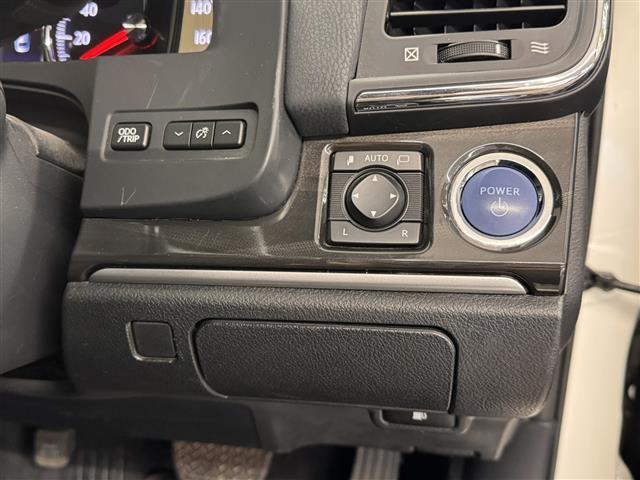 クラウンハイブリッド アスリートＳ　寒冷地仕様／８インチナビ／バックカメラ／ドライブレコーダー／ＥＴＣ／クルーズコントロール／パワーシート／シートヒーター／ステアリングヒーター／オートライト／ＨＩＤヘッドライト／社外１９ＡＷ／Ｐスタート（27枚目）