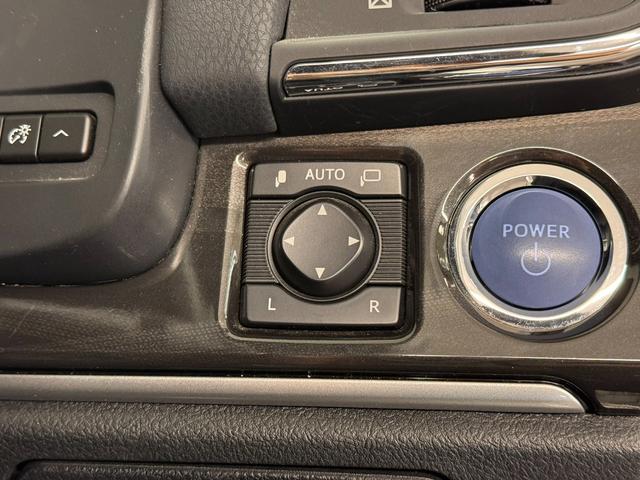 クラウンハイブリッド アスリートＳ　寒冷地仕様／８インチナビ／バックカメラ／ドライブレコーダー／ＥＴＣ／クルーズコントロール／パワーシート／シートヒーター／ステアリングヒーター／オートライト／ＨＩＤヘッドライト／社外１９ＡＷ／Ｐスタート（28枚目）