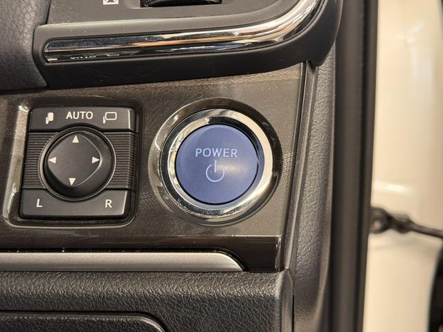 クラウンハイブリッド アスリートＳ　寒冷地仕様／８インチナビ／バックカメラ／ドライブレコーダー／ＥＴＣ／クルーズコントロール／パワーシート／シートヒーター／ステアリングヒーター／オートライト／ＨＩＤヘッドライト／社外１９ＡＷ／Ｐスタート（29枚目）