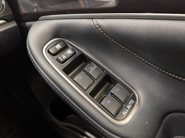 クラウンハイブリッド アスリートＳ　寒冷地仕様／８インチナビ／バックカメラ／ドライブレコーダー／ＥＴＣ／クルーズコントロール／パワーシート／シートヒーター／ステアリングヒーター／オートライト／ＨＩＤヘッドライト／社外１９ＡＷ／Ｐスタート（36枚目）