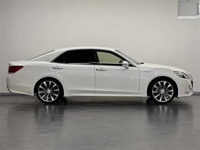 クラウンハイブリッド アスリートＳ　寒冷地仕様／８インチナビ／バックカメラ／ドライブレコーダー／ＥＴＣ／クルーズコントロール／パワーシート／シートヒーター／ステアリングヒーター／オートライト／ＨＩＤヘッドライト／社外１９ＡＷ／Ｐスタート（54枚目）