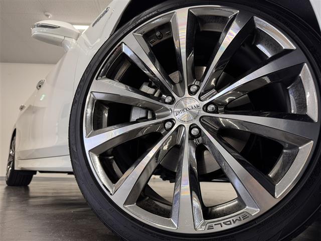 クラウンハイブリッド アスリートＳ　寒冷地仕様／８インチナビ／バックカメラ／ドライブレコーダー／ＥＴＣ／クルーズコントロール／パワーシート／シートヒーター／ステアリングヒーター／オートライト／ＨＩＤヘッドライト／社外１９ＡＷ／Ｐスタート（59枚目）