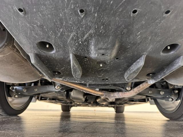 クラウンハイブリッド アスリートＳ　寒冷地仕様／８インチナビ／バックカメラ／ドライブレコーダー／ＥＴＣ／クルーズコントロール／パワーシート／シートヒーター／ステアリングヒーター／オートライト／ＨＩＤヘッドライト／社外１９ＡＷ／Ｐスタート（64枚目）