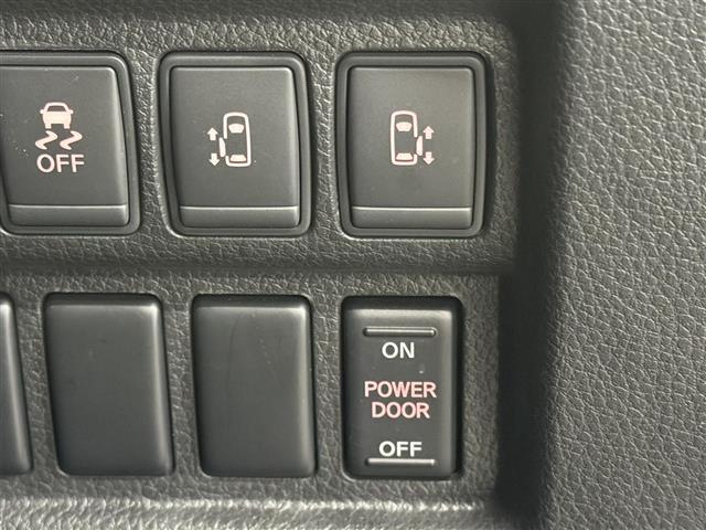 エルグランド 250ハイウェイスターS アーバンクロム 後席モニター/純正8インチナビ/アラウンドビューモニター/ドライブレコーダー/ETC/クルーズコントロール/ハーフレザー/オットマンシート/AC100V/両側オートスライドドア/AFS付LEDライト(3枚目)