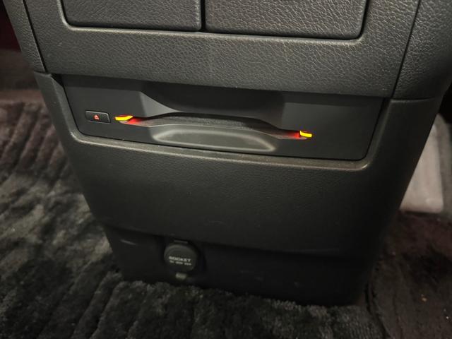 エルグランド 250ハイウェイスターS アーバンクロム 後席モニター/純正8インチナビ/アラウンドビューモニター/ドライブレコーダー/ETC/クルーズコントロール/ハーフレザー/オットマンシート/AC100V/両側オートスライドドア/AFS付LEDライト(15枚目)