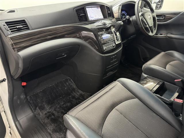 エルグランド 250ハイウェイスターS アーバンクロム 後席モニター/純正8インチナビ/アラウンドビューモニター/ドライブレコーダー/ETC/クルーズコントロール/ハーフレザー/オットマンシート/AC100V/両側オートスライドドア/AFS付LEDライト(39枚目)