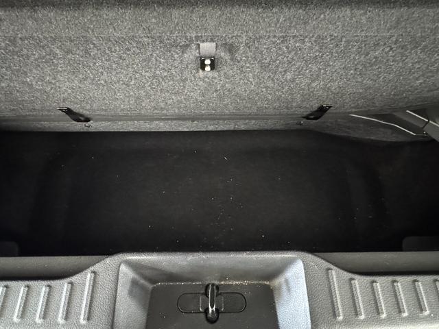 エルグランド 250ハイウェイスターS アーバンクロム 後席モニター/純正8インチナビ/アラウンドビューモニター/ドライブレコーダー/ETC/クルーズコントロール/ハーフレザー/オットマンシート/AC100V/両側オートスライドドア/AFS付LEDライト(54枚目)