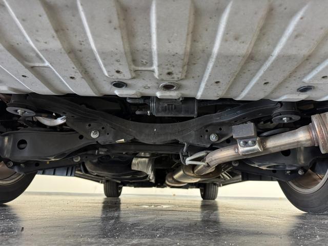 エルグランド 250ハイウェイスターS アーバンクロム 後席モニター/純正8インチナビ/アラウンドビューモニター/ドライブレコーダー/ETC/クルーズコントロール/ハーフレザー/オットマンシート/AC100V/両側オートスライドドア/AFS付LEDライト(70枚目)