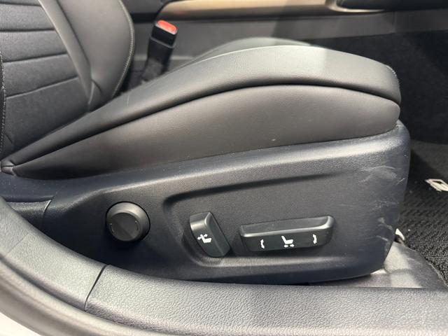 IS IS300h Fスポーツ 7インチナビ/バックカメラ/ドライブレコーダー/ETC/ハーフレザーシート/クリアランスソナー/クルーズコントロール/デュアルオートエアコン/オートライト/オートワイパー/LEDヘッドライト/18AW(30枚目)