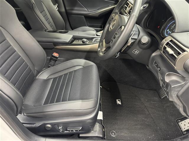 IS IS300h Fスポーツ 7インチナビ/バックカメラ/ドライブレコーダー/ETC/ハーフレザーシート/クリアランスソナー/クルーズコントロール/デュアルオートエアコン/オートライト/オートワイパー/LEDヘッドライト/18AW(33枚目)