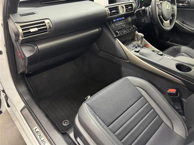 IS IS300h Fスポーツ 7インチナビ/バックカメラ/ドライブレコーダー/ETC/ハーフレザーシート/クリアランスソナー/クルーズコントロール/デュアルオートエアコン/オートライト/オートワイパー/LEDヘッドライト/18AW(35枚目)