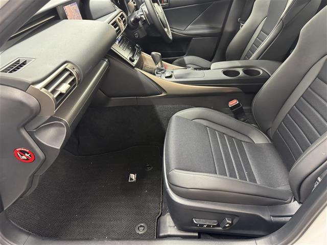 IS IS300h Fスポーツ 7インチナビ/バックカメラ/ドライブレコーダー/ETC/ハーフレザーシート/クリアランスソナー/クルーズコントロール/デュアルオートエアコン/オートライト/オートワイパー/LEDヘッドライト/18AW(36枚目)