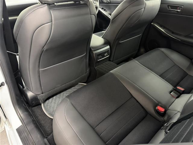 IS IS300h Fスポーツ 7インチナビ/バックカメラ/ドライブレコーダー/ETC/ハーフレザーシート/クリアランスソナー/クルーズコントロール/デュアルオートエアコン/オートライト/オートワイパー/LEDヘッドライト/18AW(41枚目)