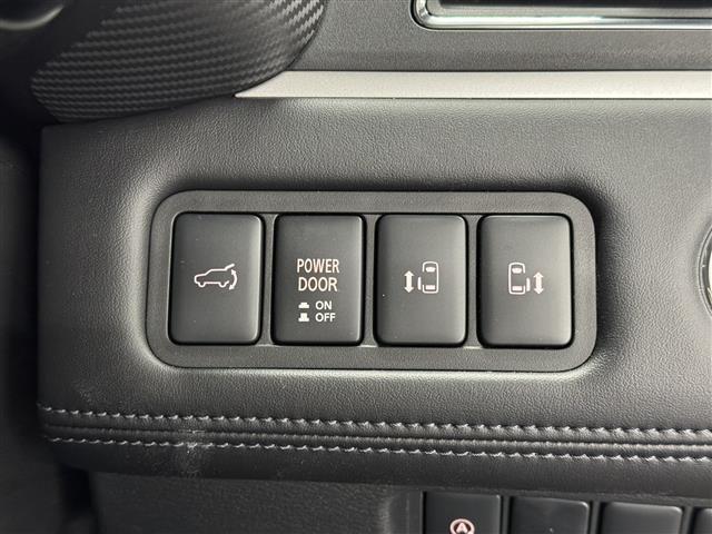 デリカD:5 ブラックエディション 登録済未使用車/アルパイン11インチナビ/マルチアラウンドモニター/両側オートスライドドア/本革シート/ブラインドスポットモニター/衝突被害軽減ブレーキ/パワーバックドア/パワーシート/シートヒーター(4枚目)