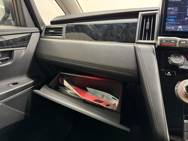 デリカD:5 ブラックエディション 登録済未使用車/アルパイン11インチナビ/マルチアラウンドモニター/両側オートスライドドア/本革シート/ブラインドスポットモニター/衝突被害軽減ブレーキ/パワーバックドア/パワーシート/シートヒーター(15枚目)