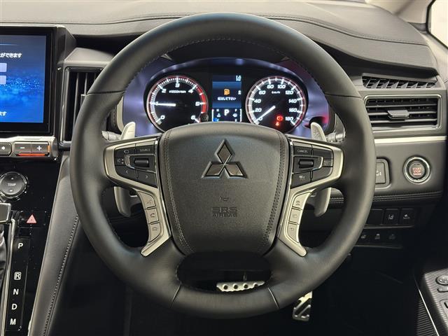 デリカD:5 ブラックエディション 登録済未使用車/アルパイン11インチナビ/マルチアラウンドモニター/両側オートスライドドア/本革シート/ブラインドスポットモニター/衝突被害軽減ブレーキ/パワーバックドア/パワーシート/シートヒーター(17枚目)