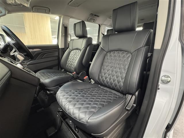 デリカD:5 ブラックエディション 登録済未使用車/アルパイン11インチナビ/マルチアラウンドモニター/両側オートスライドドア/本革シート/ブラインドスポットモニター/衝突被害軽減ブレーキ/パワーバックドア/パワーシート/シートヒーター(39枚目)