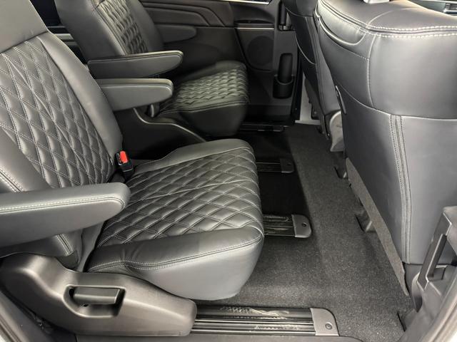 デリカD:5 ブラックエディション 登録済未使用車/アルパイン11インチナビ/マルチアラウンドモニター/両側オートスライドドア/本革シート/ブラインドスポットモニター/衝突被害軽減ブレーキ/パワーバックドア/パワーシート/シートヒーター(41枚目)