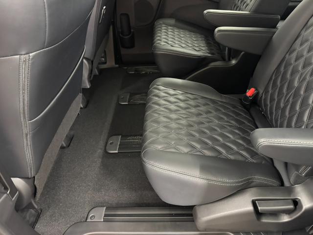 デリカD:5 ブラックエディション 登録済未使用車/アルパイン11インチナビ/マルチアラウンドモニター/両側オートスライドドア/本革シート/ブラインドスポットモニター/衝突被害軽減ブレーキ/パワーバックドア/パワーシート/シートヒーター(44枚目)