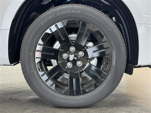 デリカD:5 ブラックエディション 登録済未使用車/アルパイン11インチナビ/マルチアラウンドモニター/両側オートスライドドア/本革シート/ブラインドスポットモニター/衝突被害軽減ブレーキ/パワーバックドア/パワーシート/シートヒーター(62枚目)